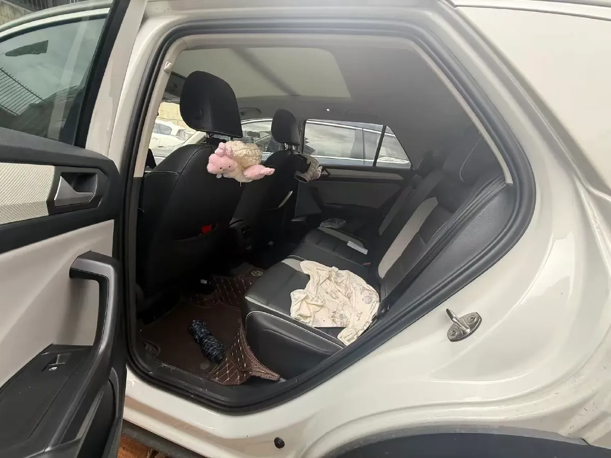 2024 Volkswagen T-Roc 1.4T 150HP L4 7DCT,autocango,china used car exporter,china ev exporter,chinese used car exporter,chinese used ev exporter