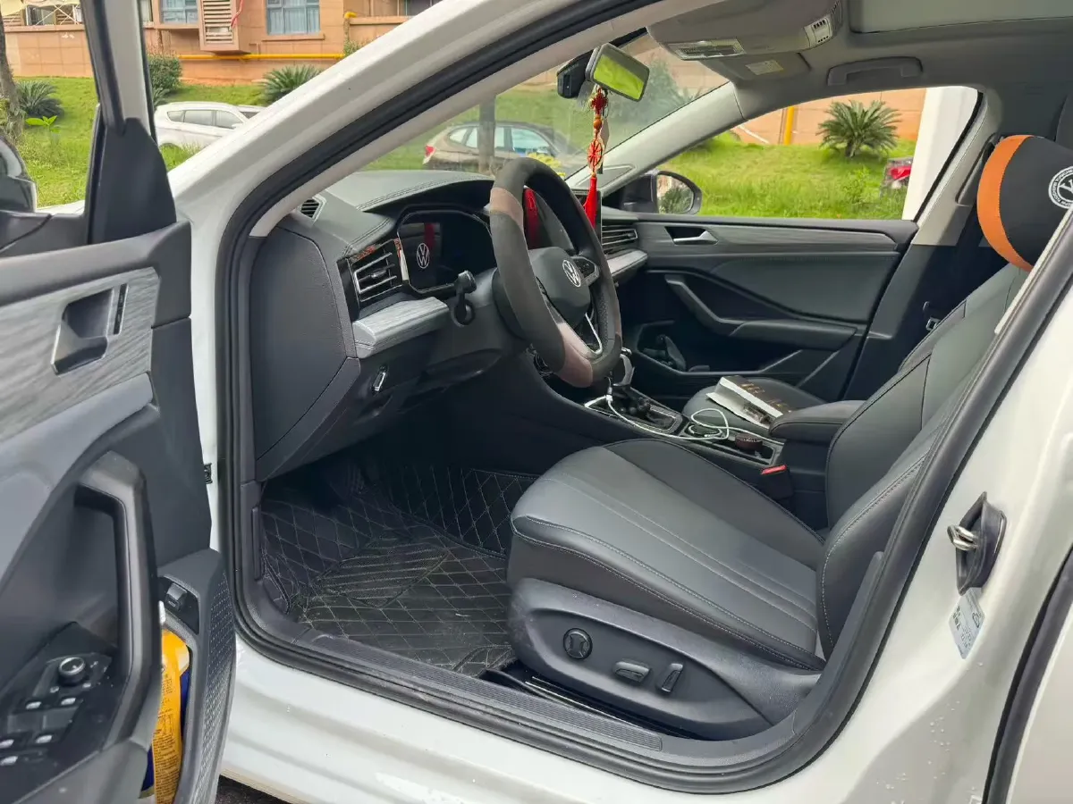 2025 Volkswagen Sagitar 1.5T 160HP L4 7DCT,autocango,china used car exporter,china ev exporter,chinese used car exporter,chinese used ev exporter
