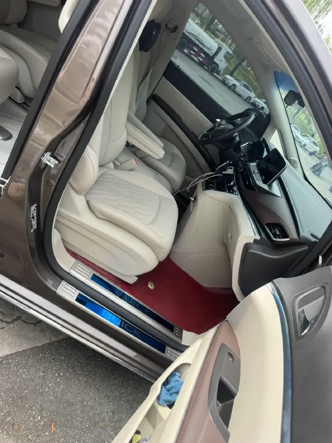 2023 Buick GL8 2.0T 237HP L4 9AT,autocango,china used car exporter,china ev exporter,chinese used car exporter,chinese used ev exporter
