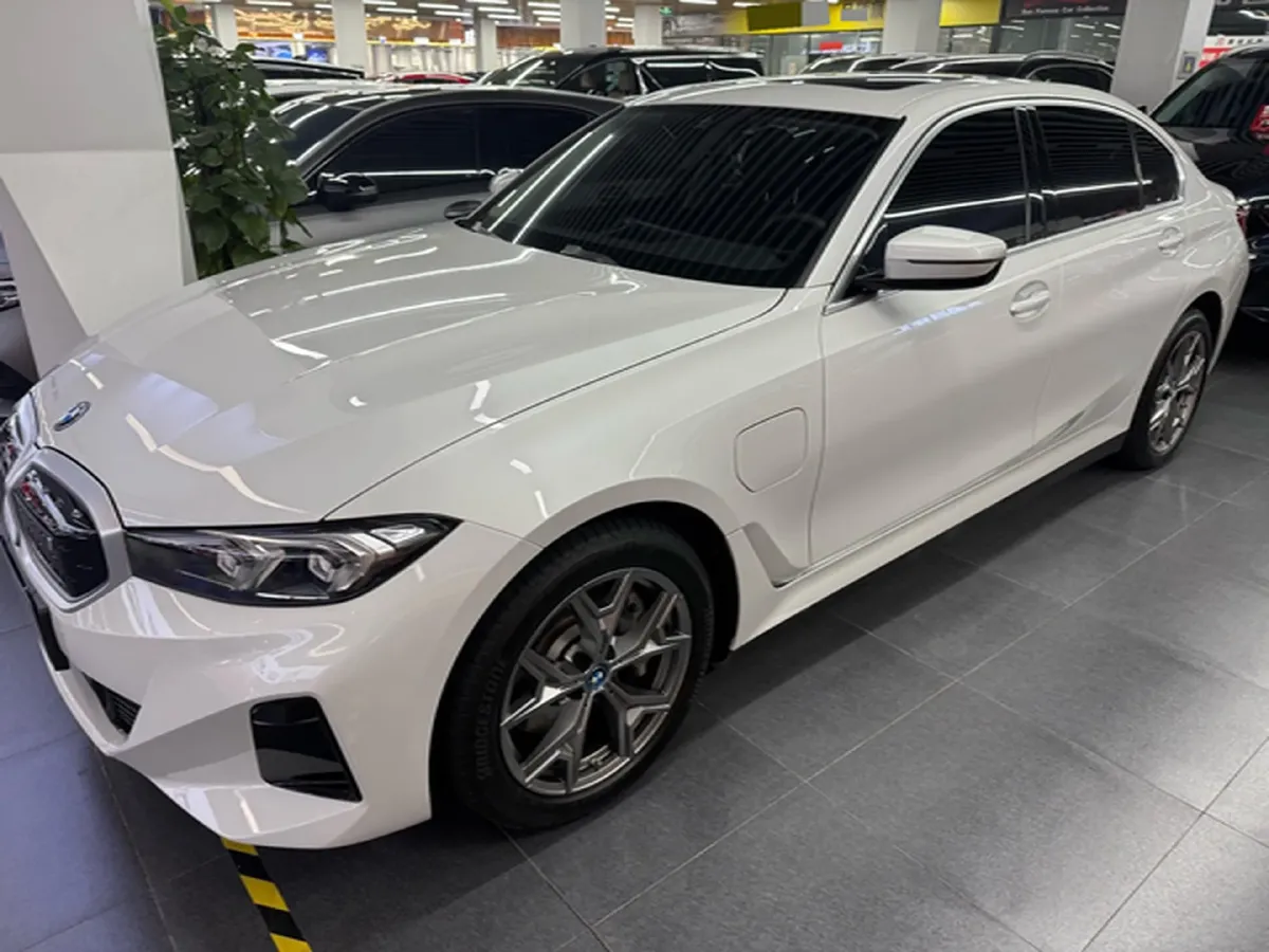 2024 BMW i3 BEV 70KWH,autocango,china used car exporter,china ev exporter,chinese used car exporter,chinese used ev exporter
