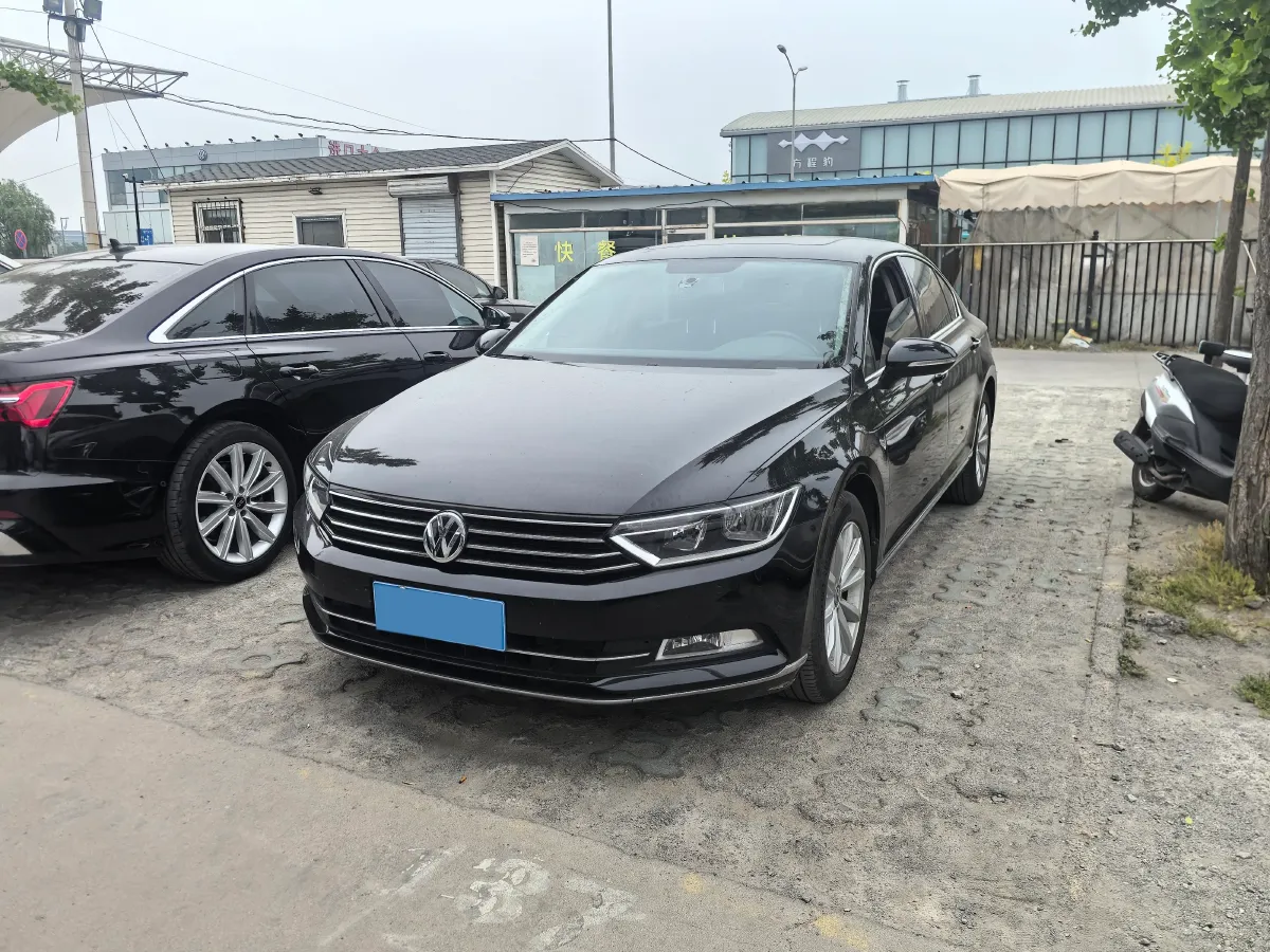 2018 Volkswagen Magotan 1.8T 180HP L4 7DCT,autocango,china used car exporter,china ev exporter,chinese used car exporter,chinese used ev exporter