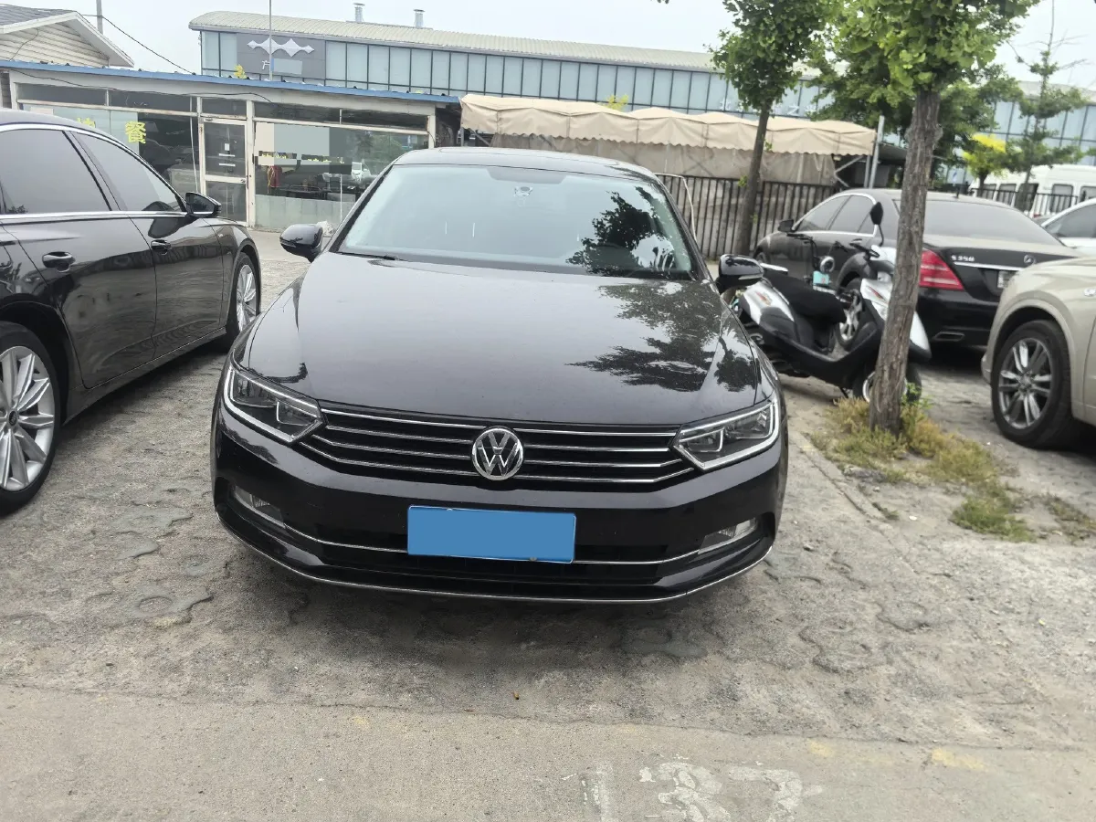 2018 Volkswagen Magotan 1.8T 180HP L4 7DCT,autocango,china used car exporter,china ev exporter,chinese used car exporter,chinese used ev exporter