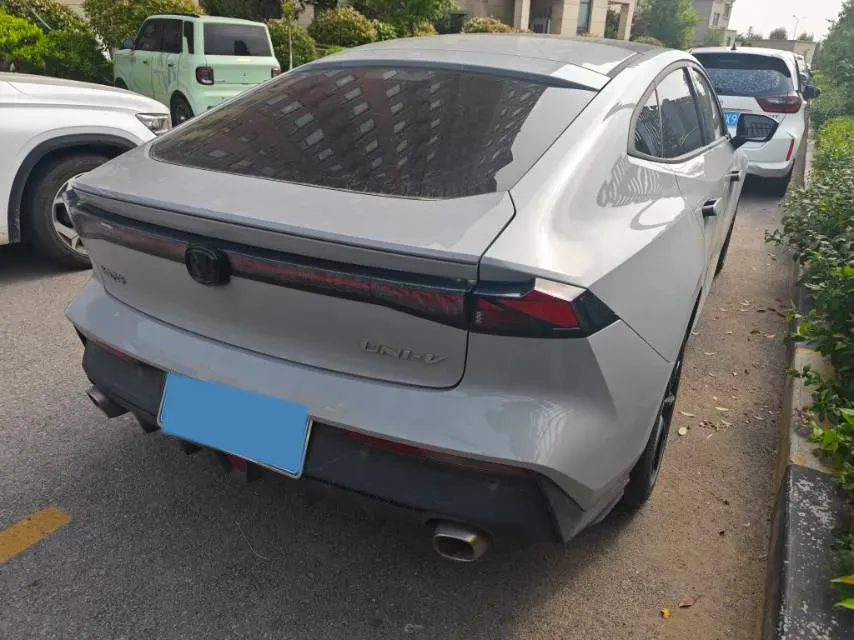 2023 ChangAn UNI-V 1.5T 188HP L4 7DCT,autocango,china used car exporter,china ev exporter,chinese used car exporter,chinese used ev exporter