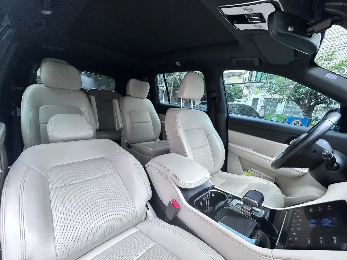 2021 Li ONE Range Extended 131HP REEV 40.5KWH,autocango,china used car exporter,china ev exporter,chinese used car exporter,chinese used ev exporter