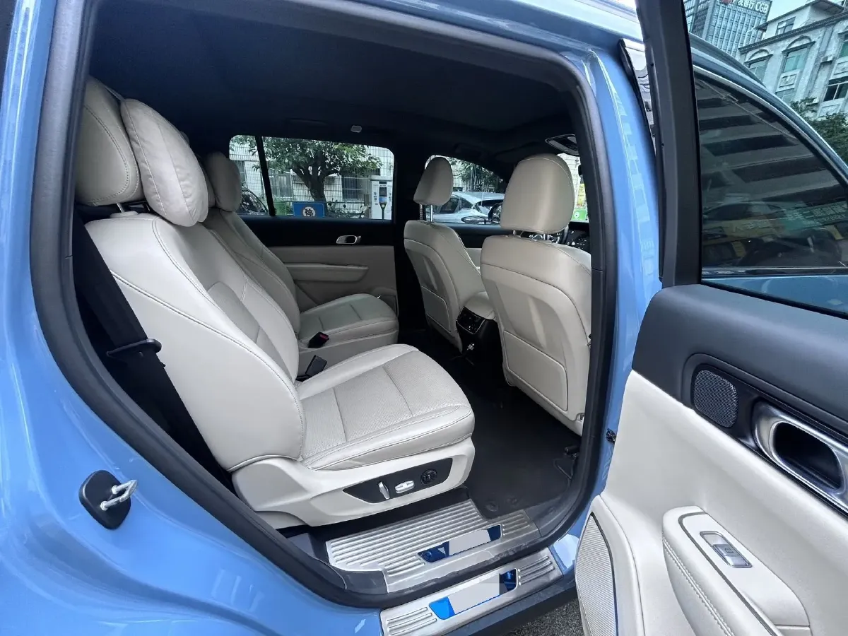 2021 Li ONE Range Extended 131HP REEV 40.5KWH,autocango,china used car exporter,china ev exporter,chinese used car exporter,chinese used ev exporter