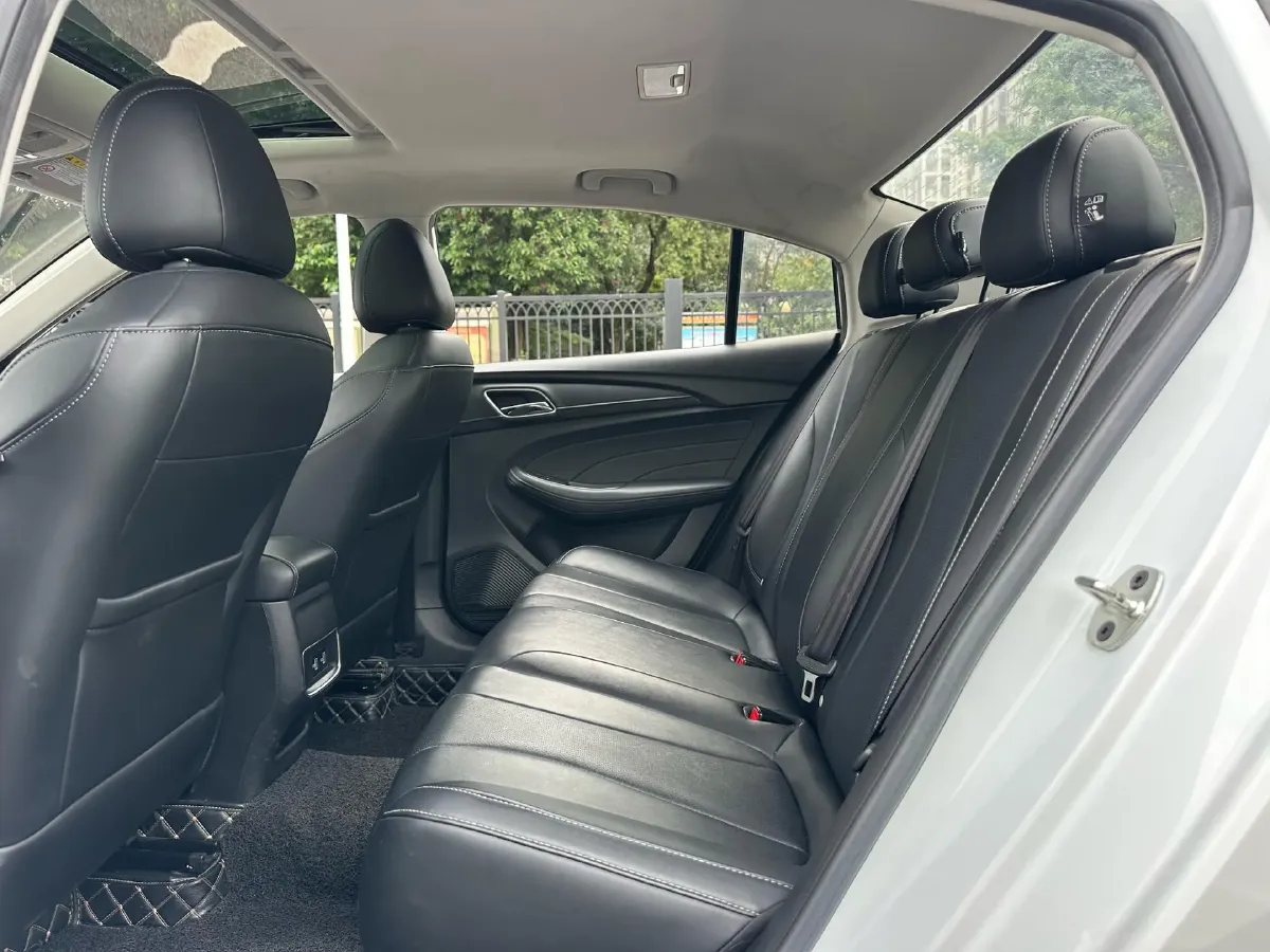 2019 Roewe i5 1.5L 120HP L4 CVT,autocango,china used car exporter,china ev exporter,chinese used car exporter,chinese used ev exporter