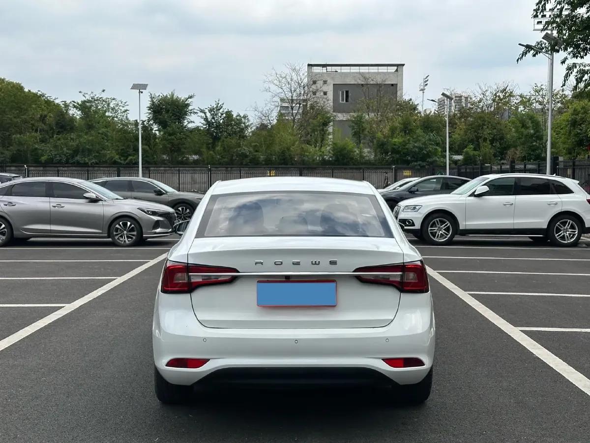 2019 Roewe i5 1.5L 120HP L4 CVT,autocango,china used car exporter,china ev exporter,chinese used car exporter,chinese used ev exporter