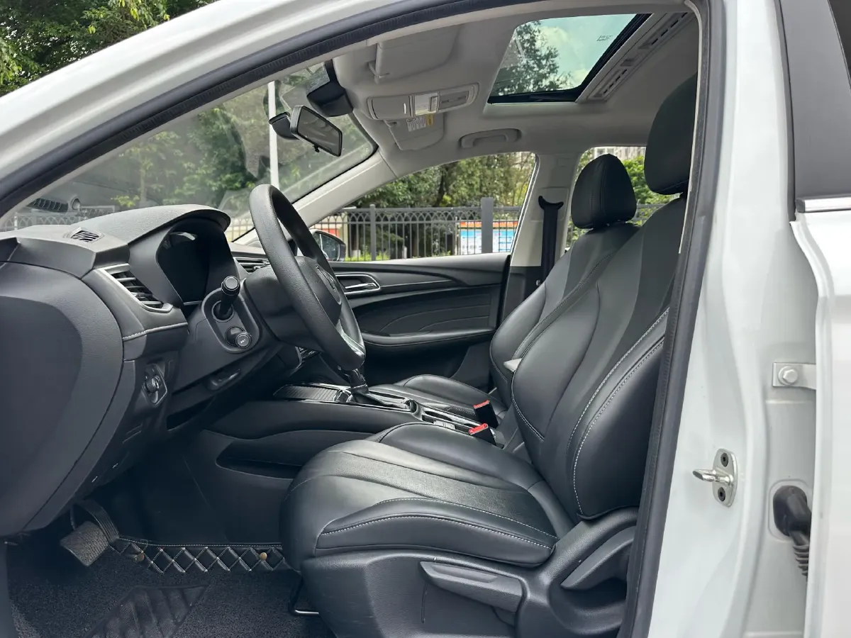 2019 Roewe i5 1.5L 120HP L4 CVT,autocango,china used car exporter,china ev exporter,chinese used car exporter,chinese used ev exporter