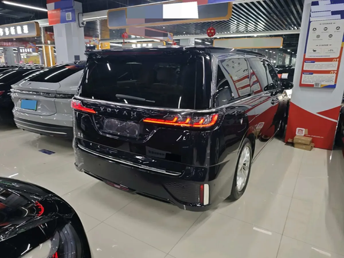2022 Voyah Dream 1.5T 136HP L4 PHEV 25.57KWH,autocango,china used car exporter,china ev exporter,chinese used car exporter,chinese used ev exporter