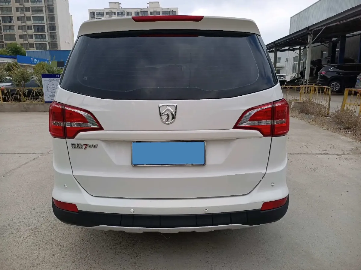 2019 BaoJun 730 1.5L 105HP L4 6MT,autocango,china used car exporter,china ev exporter,chinese used car exporter,chinese used ev exporter
