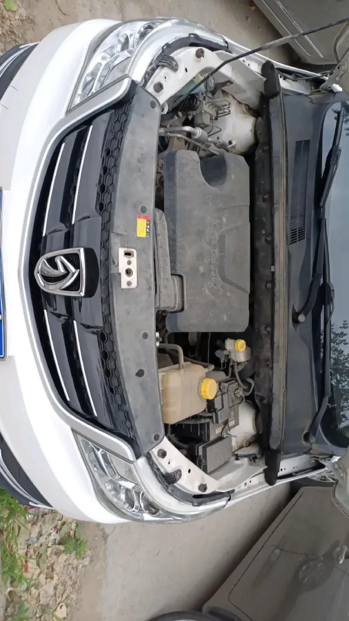 2019 BaoJun 730 1.5L 105HP L4 6MT,autocango,china used car exporter,china ev exporter,chinese used car exporter,chinese used ev exporter
