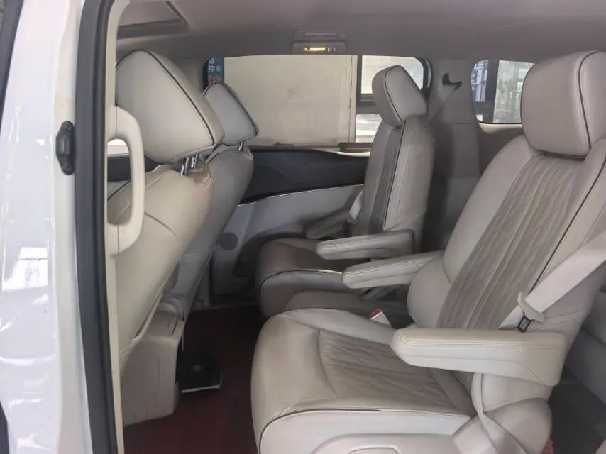 2022 Buick GL8 2.0T 237HP L4 9AT,autocango,china used car exporter,china ev exporter,chinese used car exporter,chinese used ev exporter