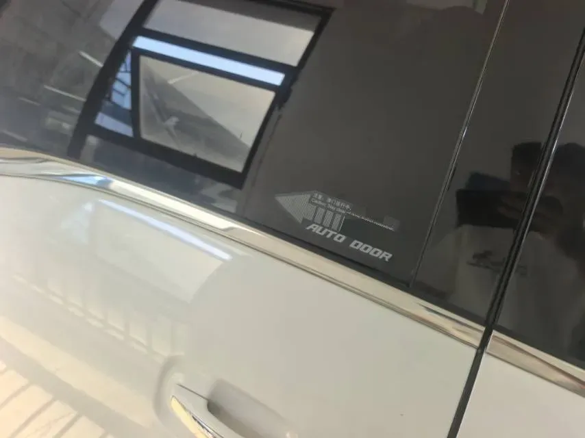 2022 Buick GL8 2.0T 237HP L4 9AT,autocango,china used car exporter,china ev exporter,chinese used car exporter,chinese used ev exporter