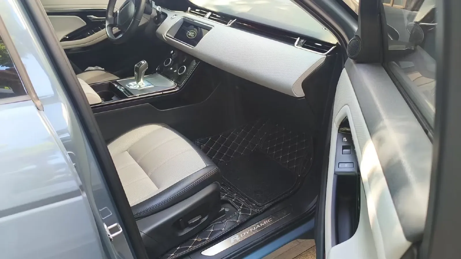 2020 Land Rover Range Rover Evoque 2.0T 249HP L4 9AT,autocango,china used car exporter,china ev exporter,chinese used car exporter,chinese used ev exporter