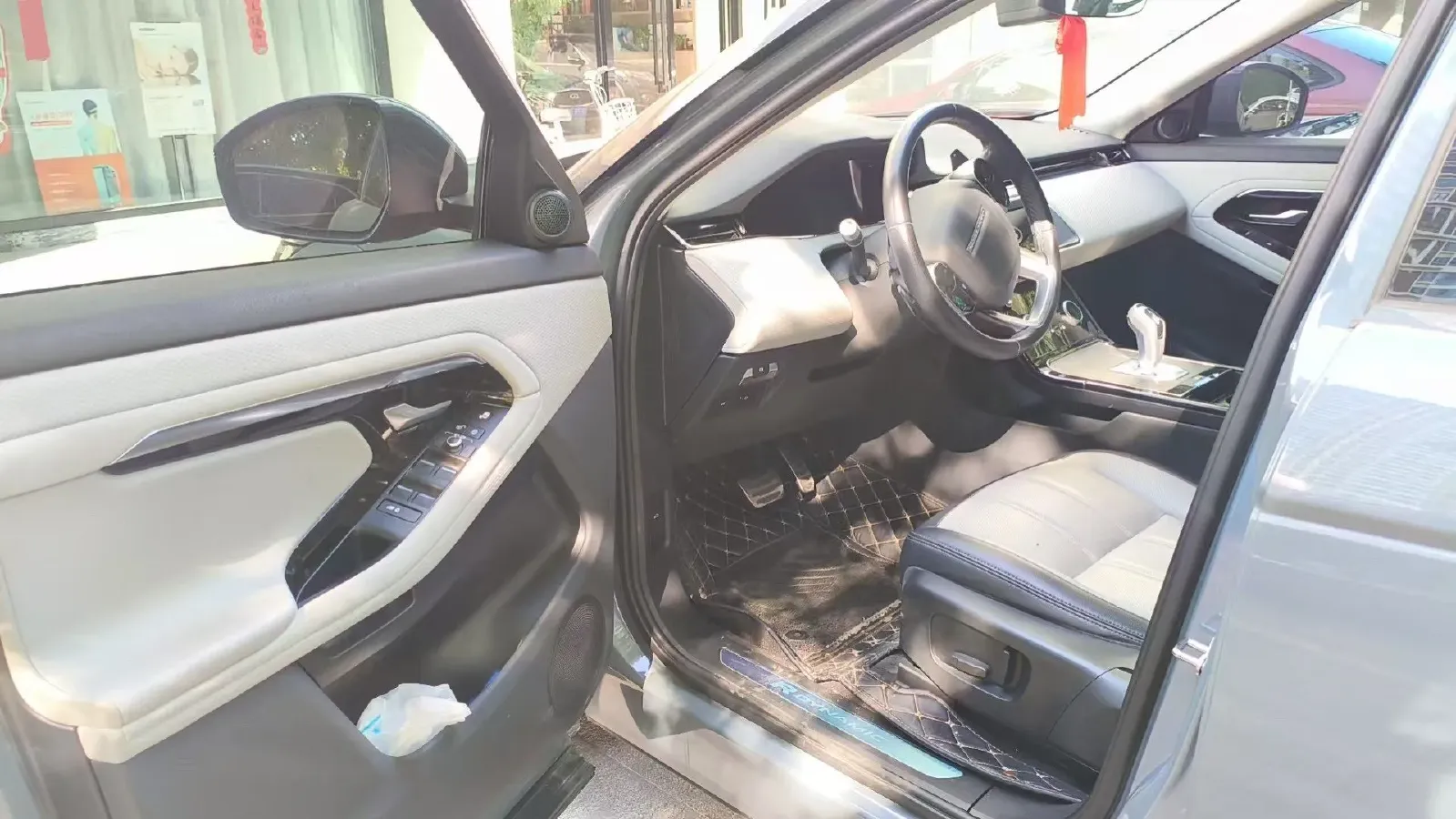 2020 Land Rover Range Rover Evoque 2.0T 249HP L4 9AT,autocango,china used car exporter,china ev exporter,chinese used car exporter,chinese used ev exporter