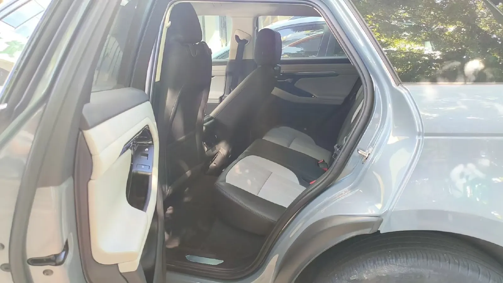 2020 Land Rover Range Rover Evoque 2.0T 249HP L4 9AT,autocango,china used car exporter,china ev exporter,chinese used car exporter,chinese used ev exporter