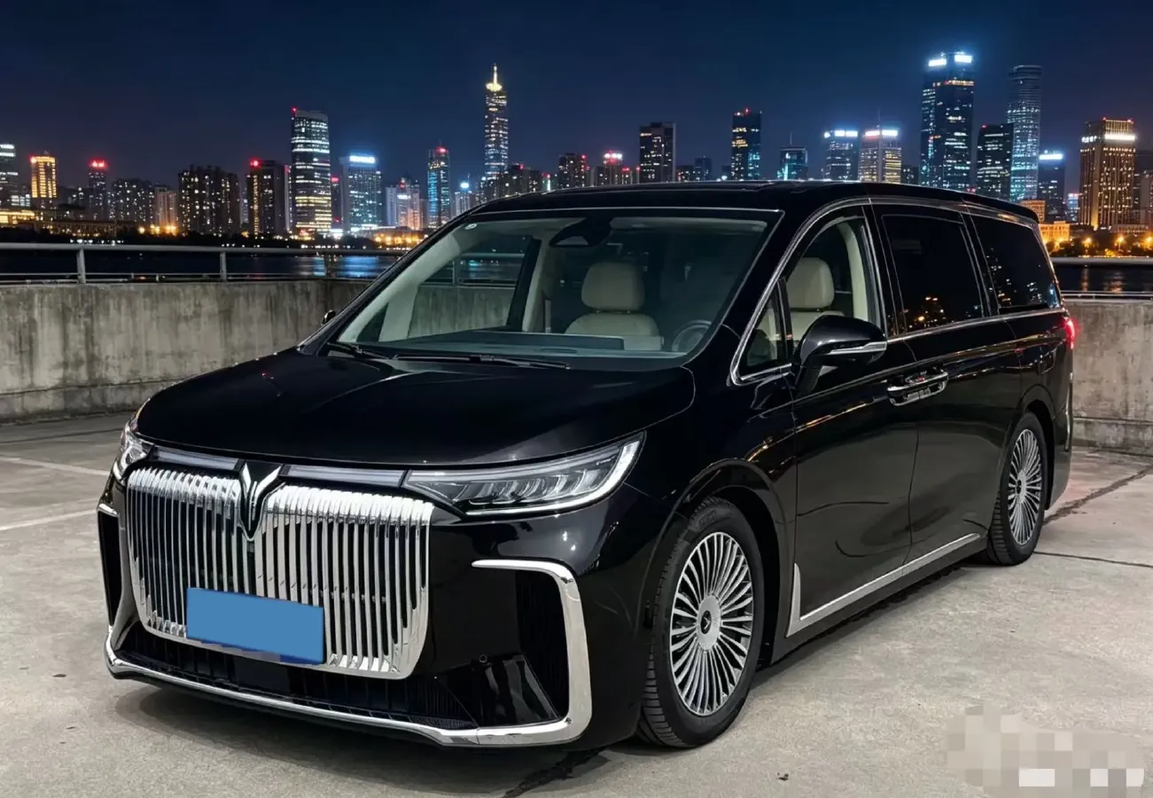 2025 Voyah Dream 1.5T 150HP L4 PHEV 41.7KWH,autocango,china used car exporter,china ev exporter,chinese used car exporter,chinese used ev exporter