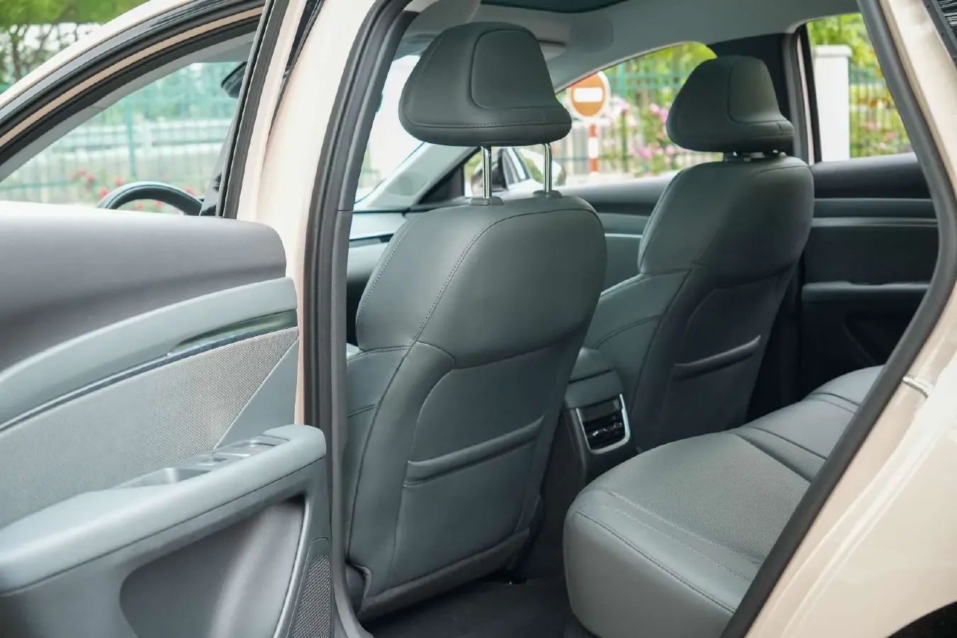 2025 Xpeng MONA M03 BEV,autocango,china used car exporter,china ev exporter,chinese used car exporter,chinese used ev exporter