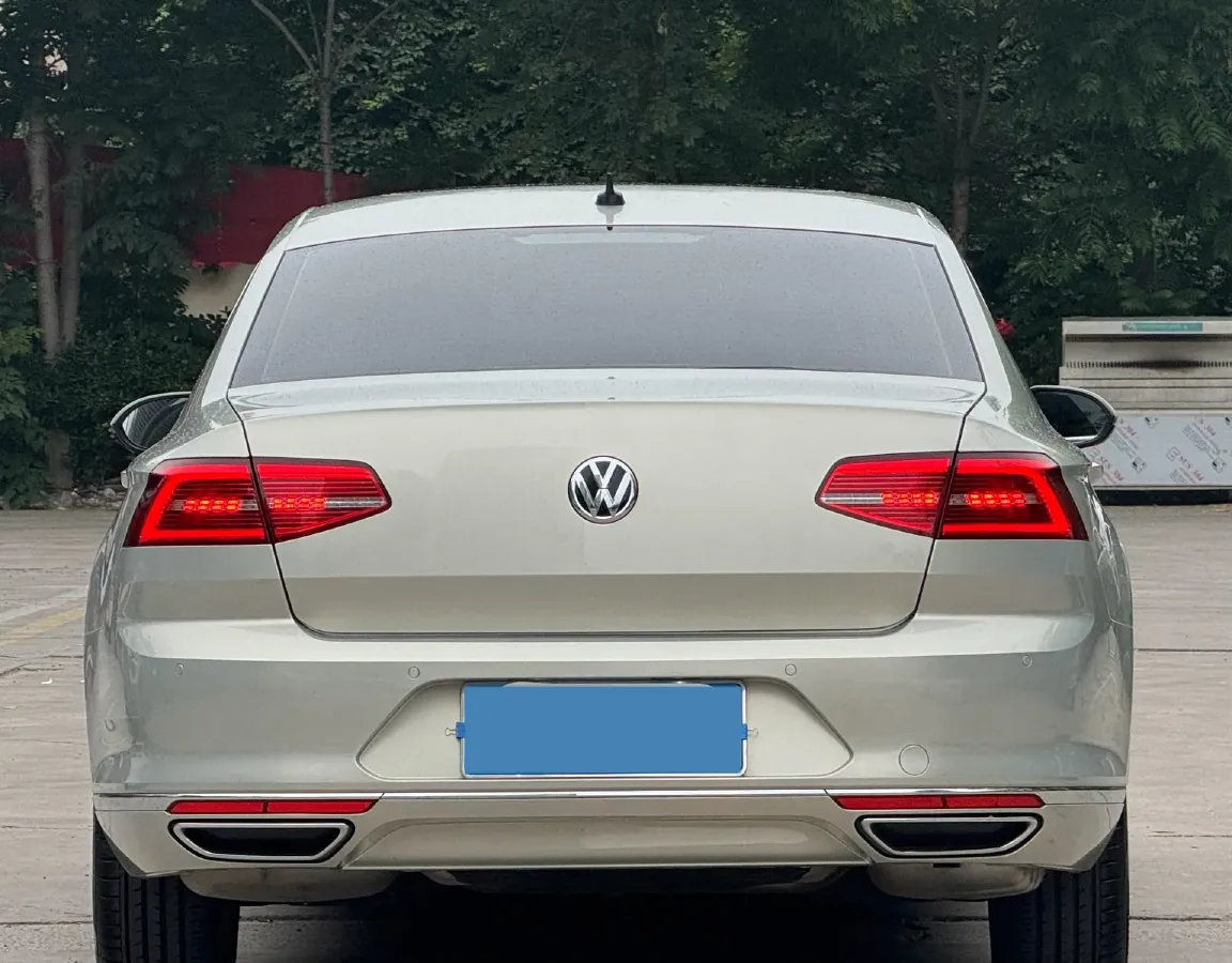 2019 Volkswagen Magotan 2.0T 186HP L4 7DCT,autocango,china used car exporter,china ev exporter,chinese used car exporter,chinese used ev exporter