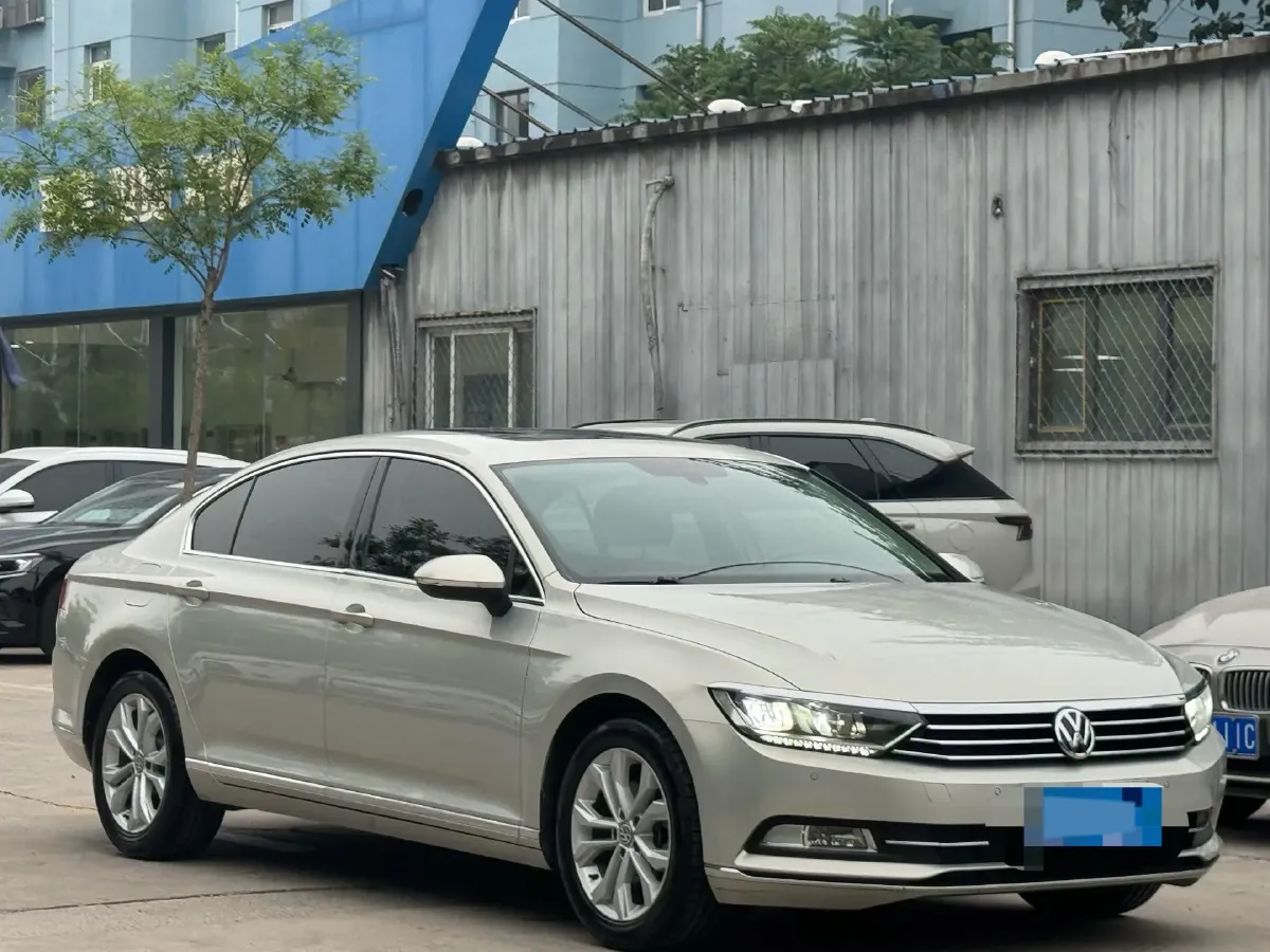 2019 Volkswagen Magotan 2.0T 186HP L4 7DCT,autocango,china used car exporter,china ev exporter,chinese used car exporter,chinese used ev exporter