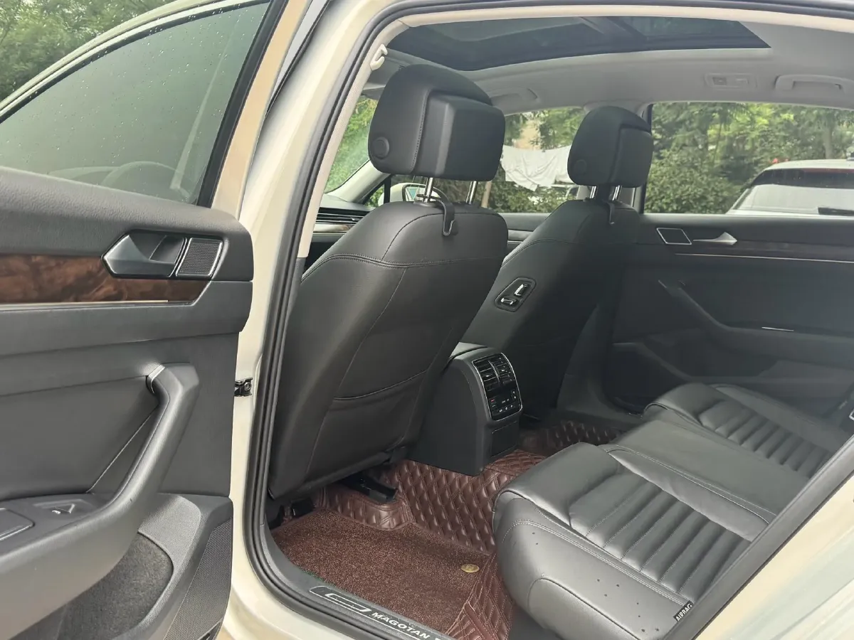 2019 Volkswagen Magotan 2.0T 186HP L4 7DCT,autocango,china used car exporter,china ev exporter,chinese used car exporter,chinese used ev exporter