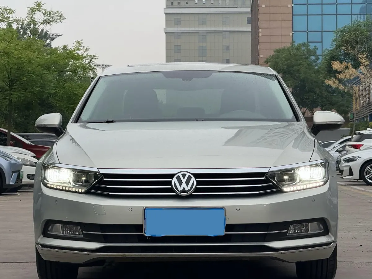 2019 Volkswagen Magotan 2.0T 186HP L4 7DCT,autocango,china used car exporter,china ev exporter,chinese used car exporter,chinese used ev exporter