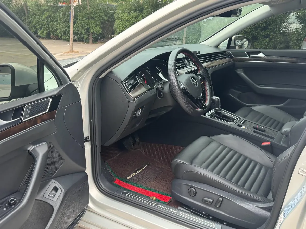 2019 Volkswagen Magotan 2.0T 186HP L4 7DCT,autocango,china used car exporter,china ev exporter,chinese used car exporter,chinese used ev exporter