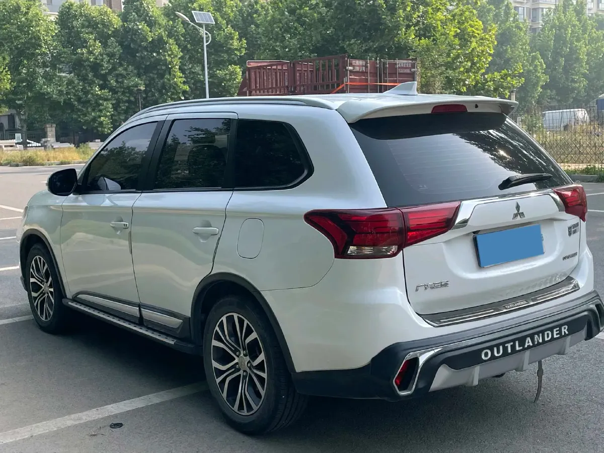 2018 Mitsubishi Outlander 2.0L 166HP L4 CVT,autocango,china used car exporter,china ev exporter,chinese used car exporter,chinese used ev exporter
