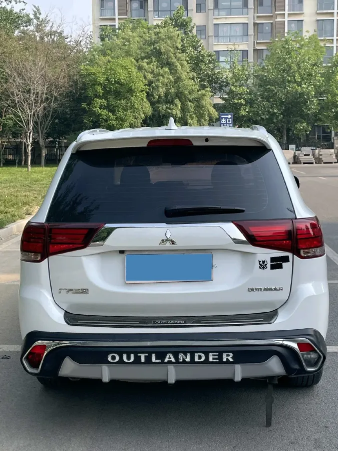 2018 Mitsubishi Outlander 2.0L 166HP L4 CVT,autocango,china used car exporter,china ev exporter,chinese used car exporter,chinese used ev exporter