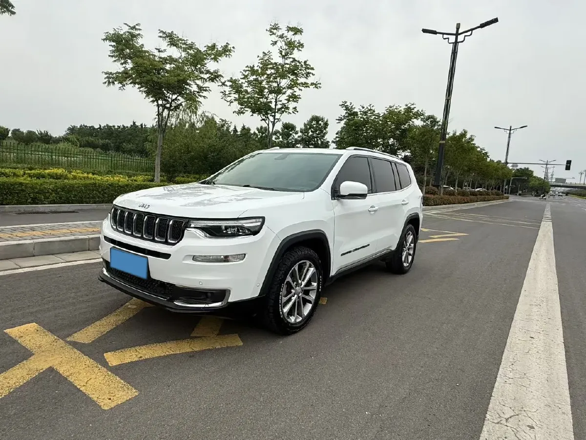 2018 Jeep Grand Commander 2.0T 265HP L4 9AT,autocango,china used car exporter,china ev exporter,chinese used car exporter,chinese used ev exporter