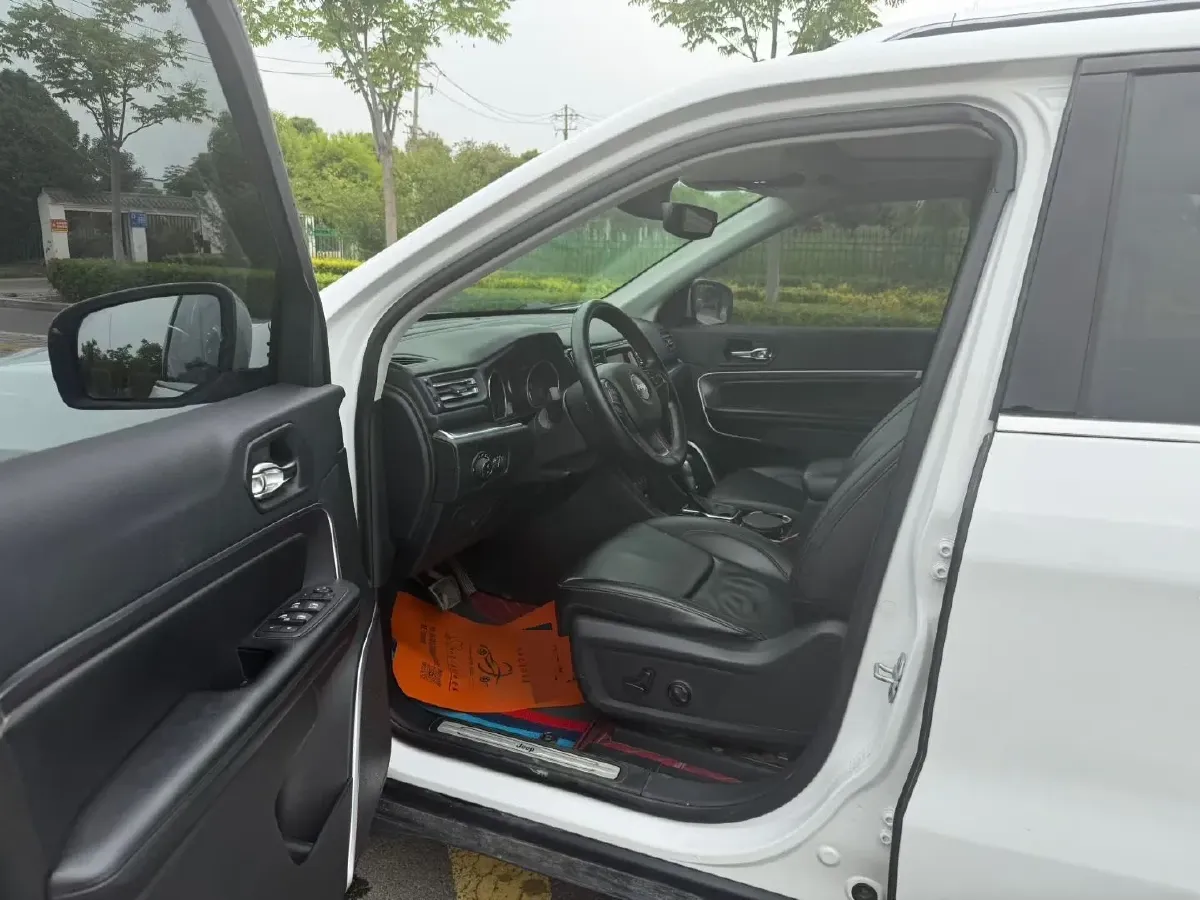 2018 Jeep Grand Commander 2.0T 265HP L4 9AT,autocango,china used car exporter,china ev exporter,chinese used car exporter,chinese used ev exporter
