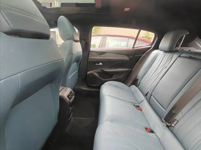 2023 Peugeot 408X 1.6T 175HP L4 8AT,autocango,china used car exporter,china ev exporter,chinese used car exporter,chinese used ev exporter