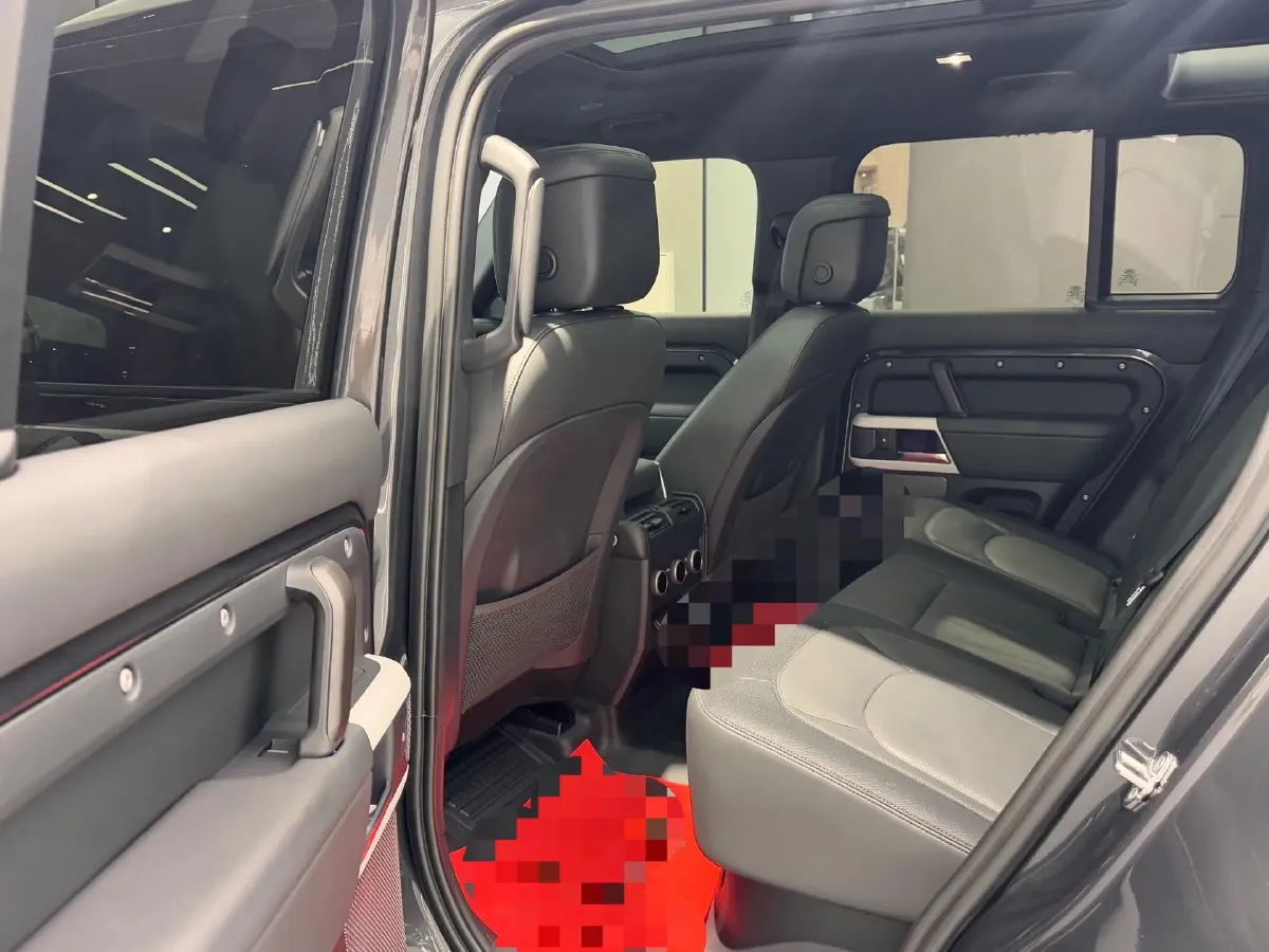 2023 Land Rover Defender 3.0T 400HP L6 8AT,autocango,china used car exporter,china ev exporter,chinese used car exporter,chinese used ev exporter