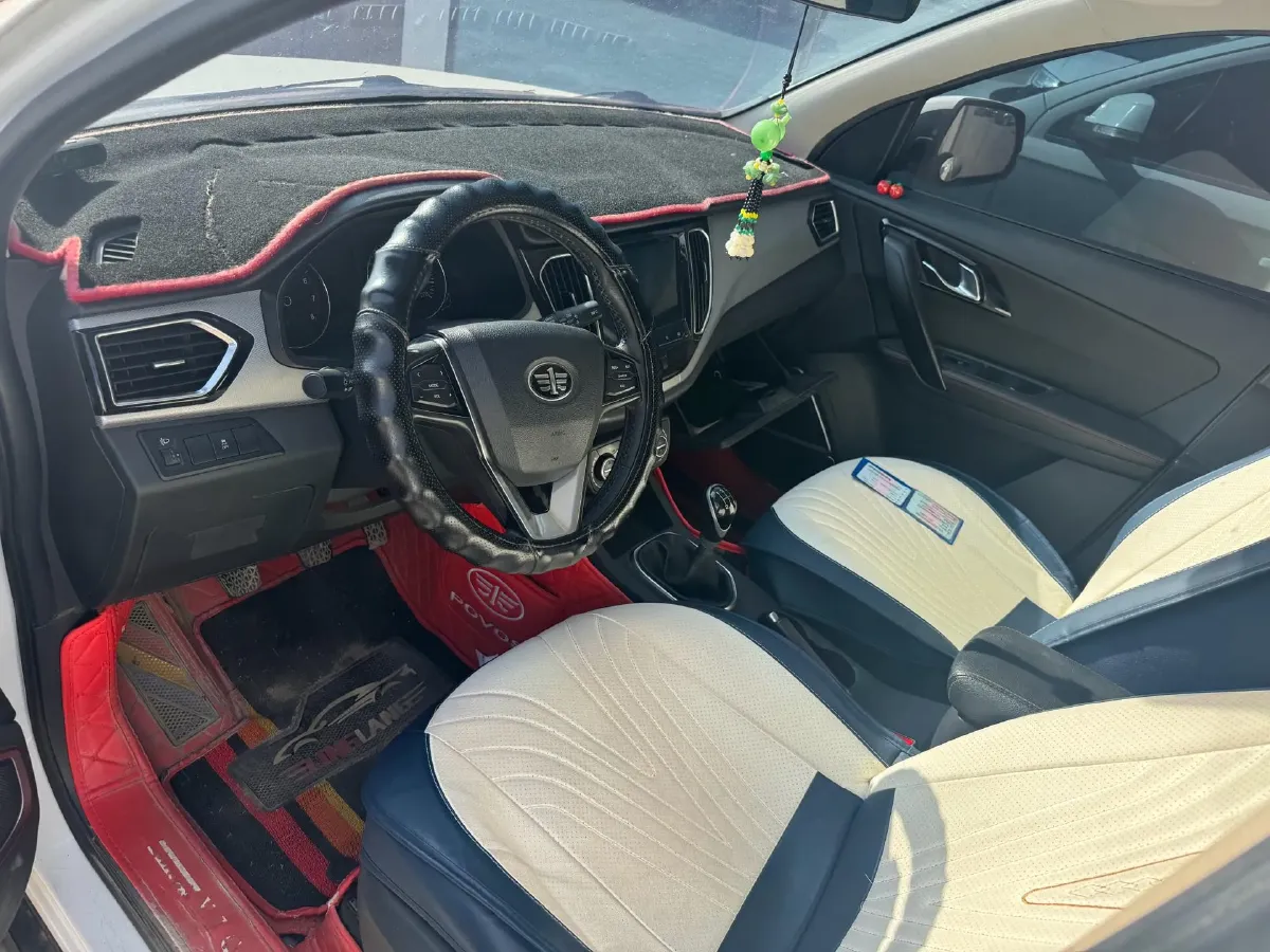 2017 FAW Senia R7 1.5T 150HP L4 5MT,autocango,china used car exporter,china ev exporter,chinese used car exporter,chinese used ev exporter