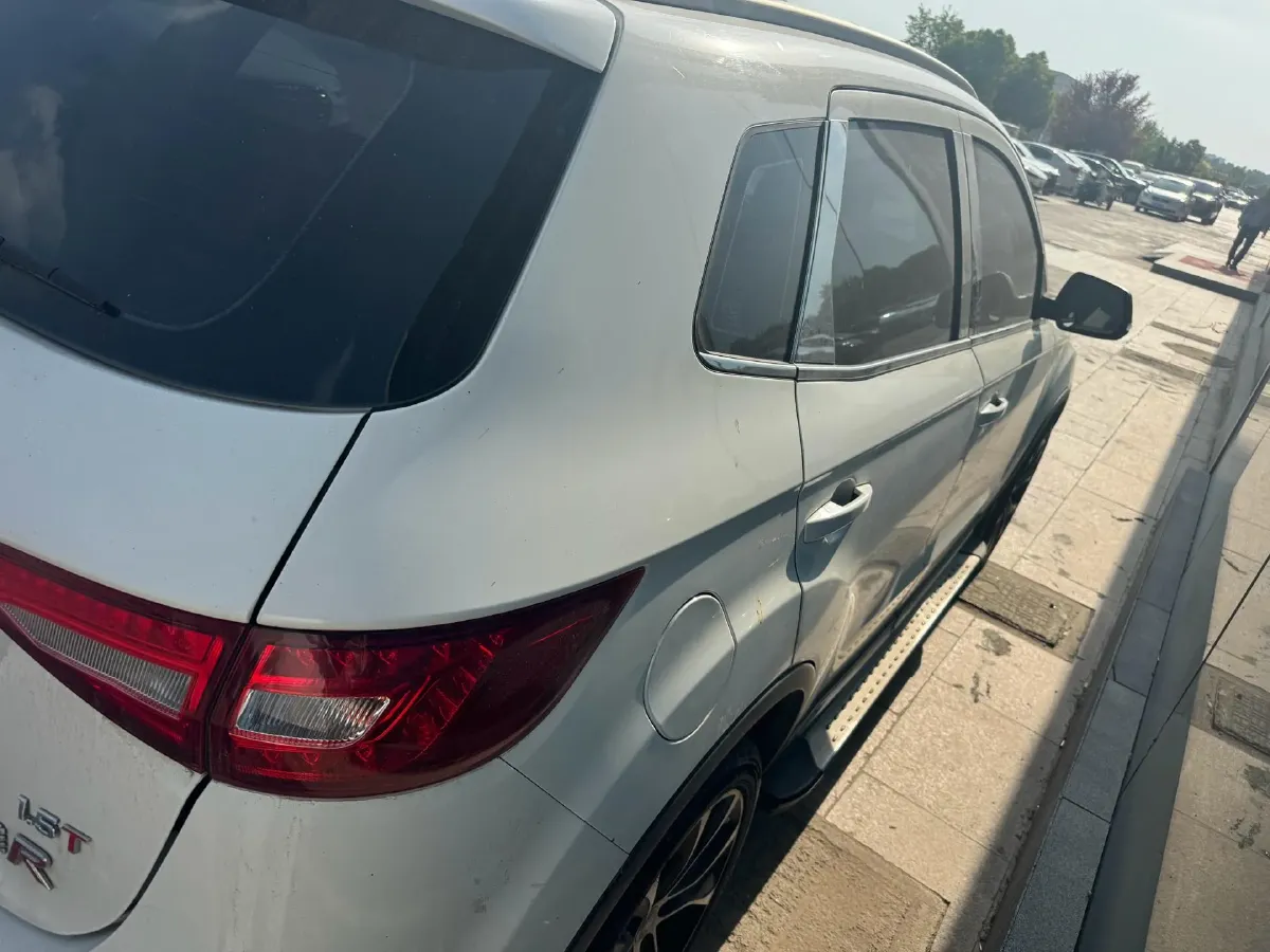 2017 FAW Senia R7 1.5T 150HP L4 5MT,autocango,china used car exporter,china ev exporter,chinese used car exporter,chinese used ev exporter