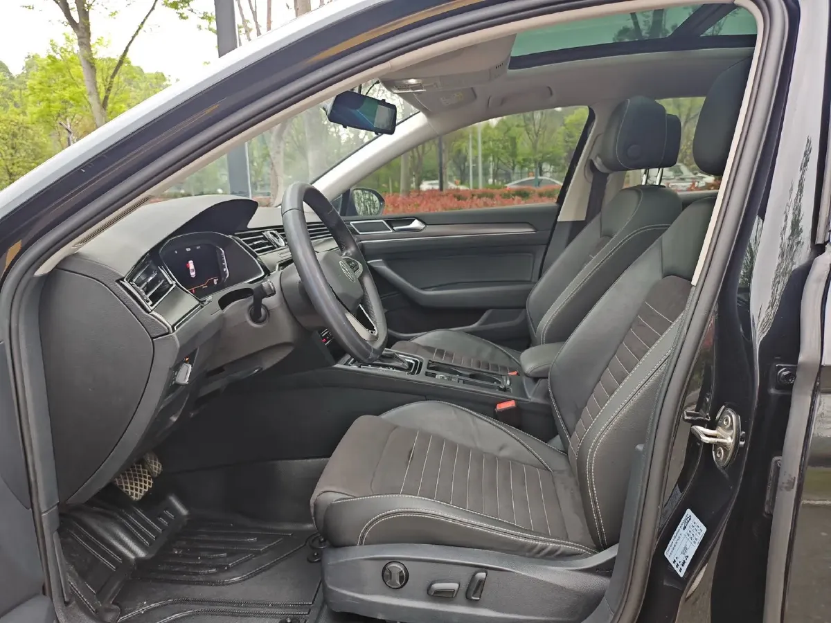 2020 Volkswagen Magotan 2.0T 186HP L4 7DCT,autocango,china used car exporter,china ev exporter,chinese used car exporter,chinese used ev exporter