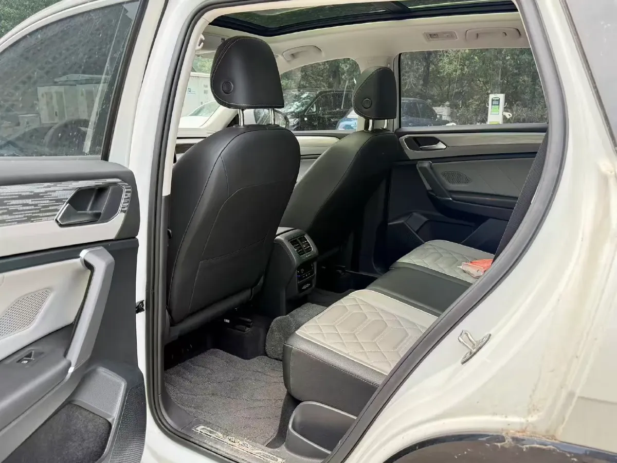 2023 Volkswagen Tayron 2.0T 220HP L4 7DCT,autocango,china used car exporter,china ev exporter,chinese used car exporter,chinese used ev exporter