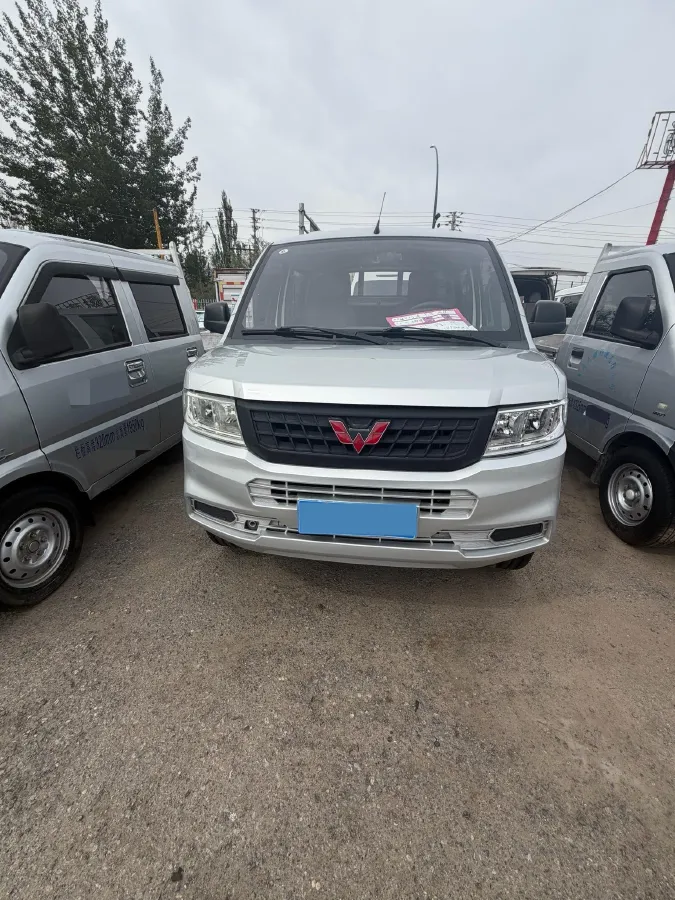 2023 WuLing RongGuang New Truck 1.5L 102HP L4 5MT,autocango,china used car exporter,china ev exporter,chinese used car exporter,chinese used ev exporter