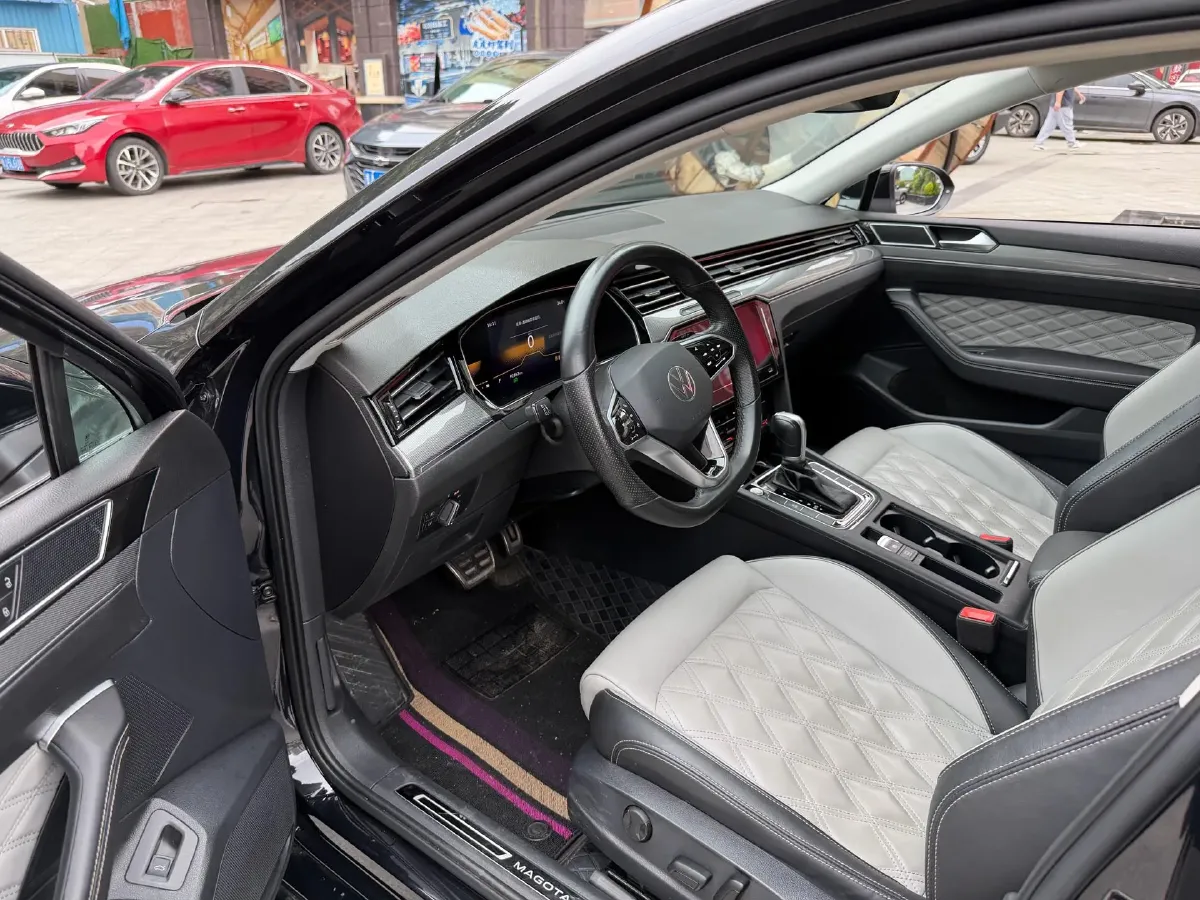2023 Volkswagen Magotan 1.4T 150HP L4 7DCT,autocango,china used car exporter,china ev exporter,chinese used car exporter,chinese used ev exporter