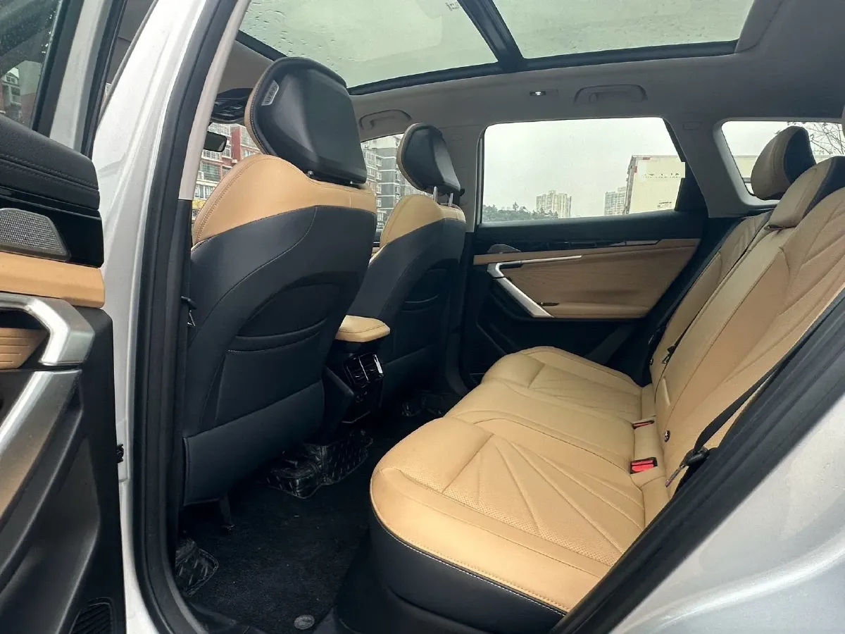 2023 Geely StarRay 1.5T 181HP L4 7DCT,autocango,china used car exporter,china ev exporter,chinese used car exporter,chinese used ev exporter