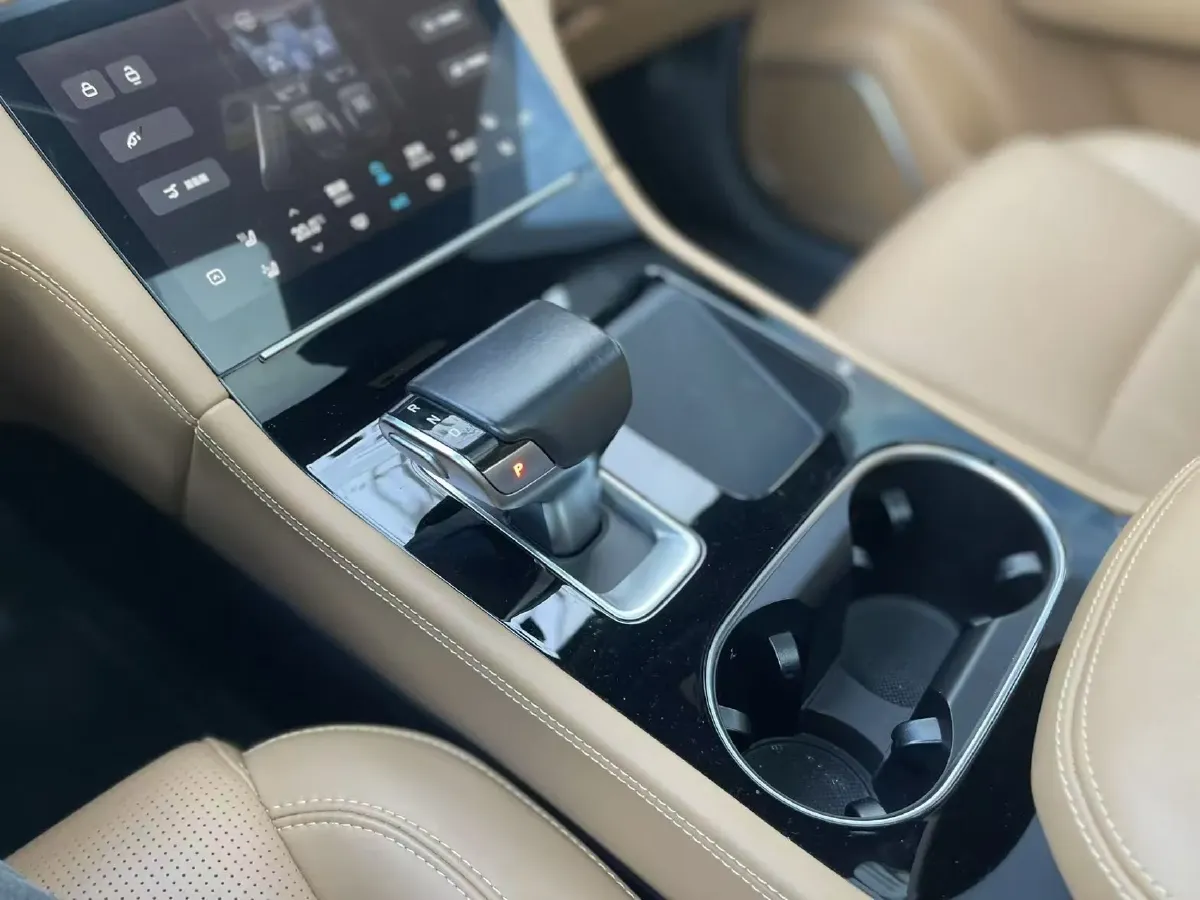 2021 Li ONE Range Extended 131HP REEV 40.5KWH,autocango,china used car exporter,china ev exporter,chinese used car exporter,chinese used ev exporter