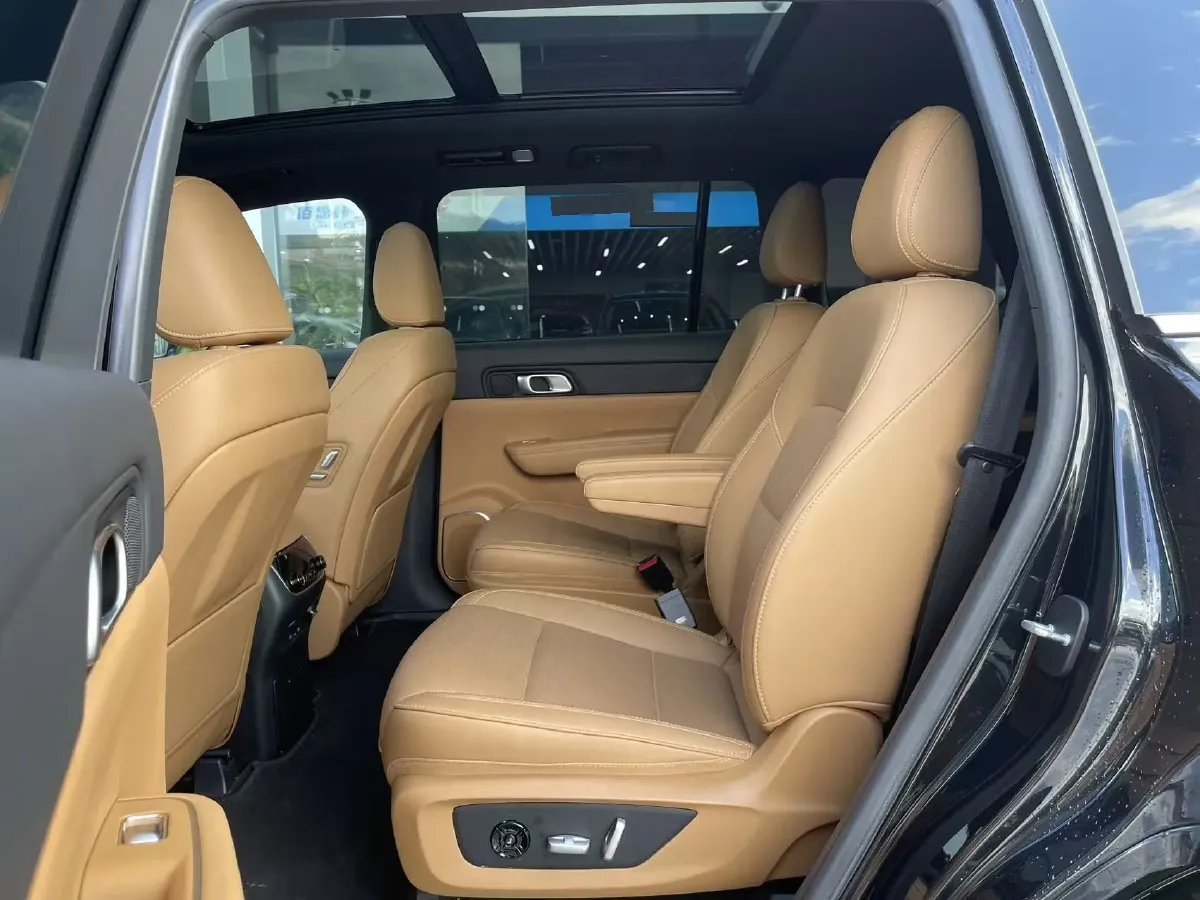 2021 Li ONE Range Extended 131HP REEV 40.5KWH,autocango,china used car exporter,china ev exporter,chinese used car exporter,chinese used ev exporter