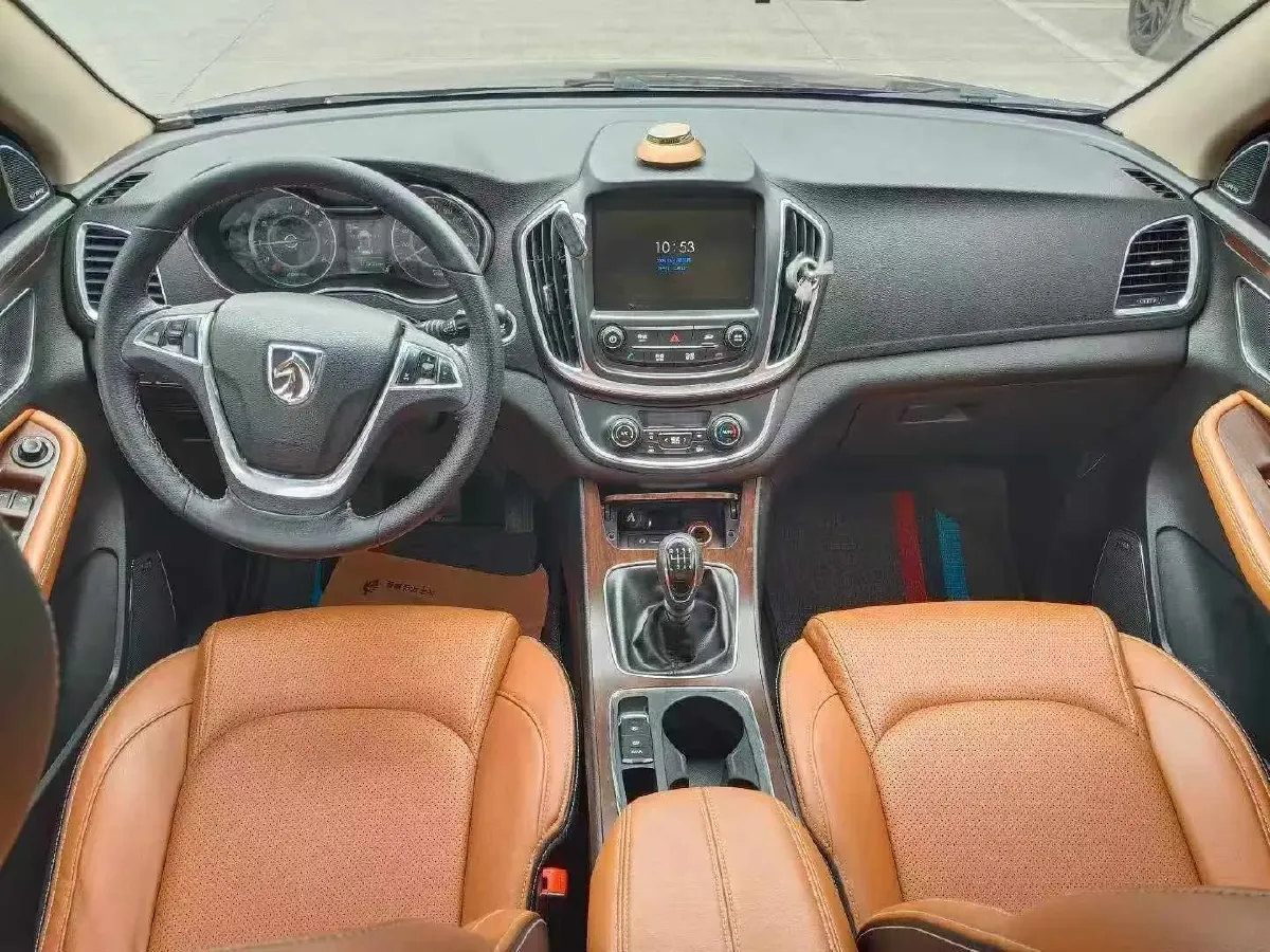2017 BaoJun 560 1.5T 150HP L4 6MT,autocango,china used car exporter,china ev exporter,chinese used car exporter,chinese used ev exporter