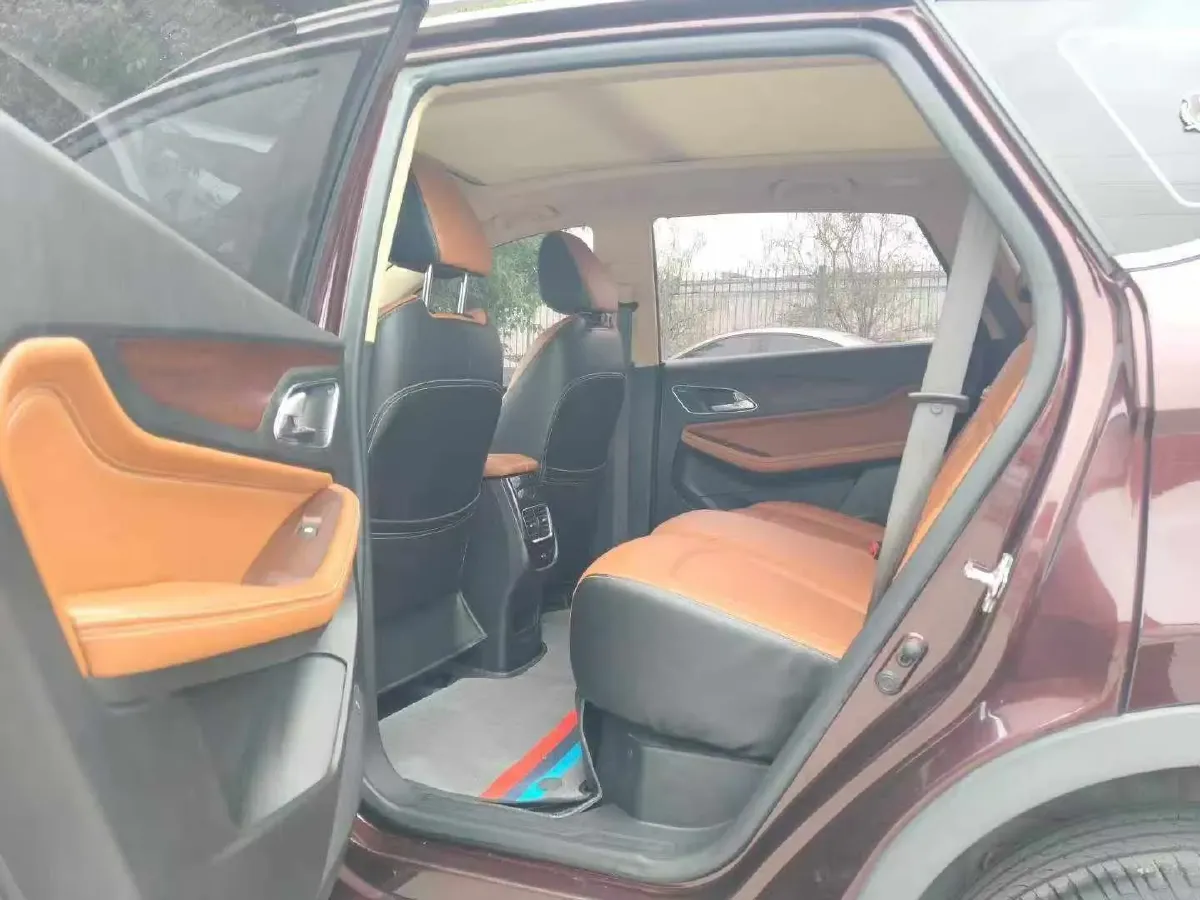 2017 BaoJun 560 1.5T 150HP L4 6MT,autocango,china used car exporter,china ev exporter,chinese used car exporter,chinese used ev exporter