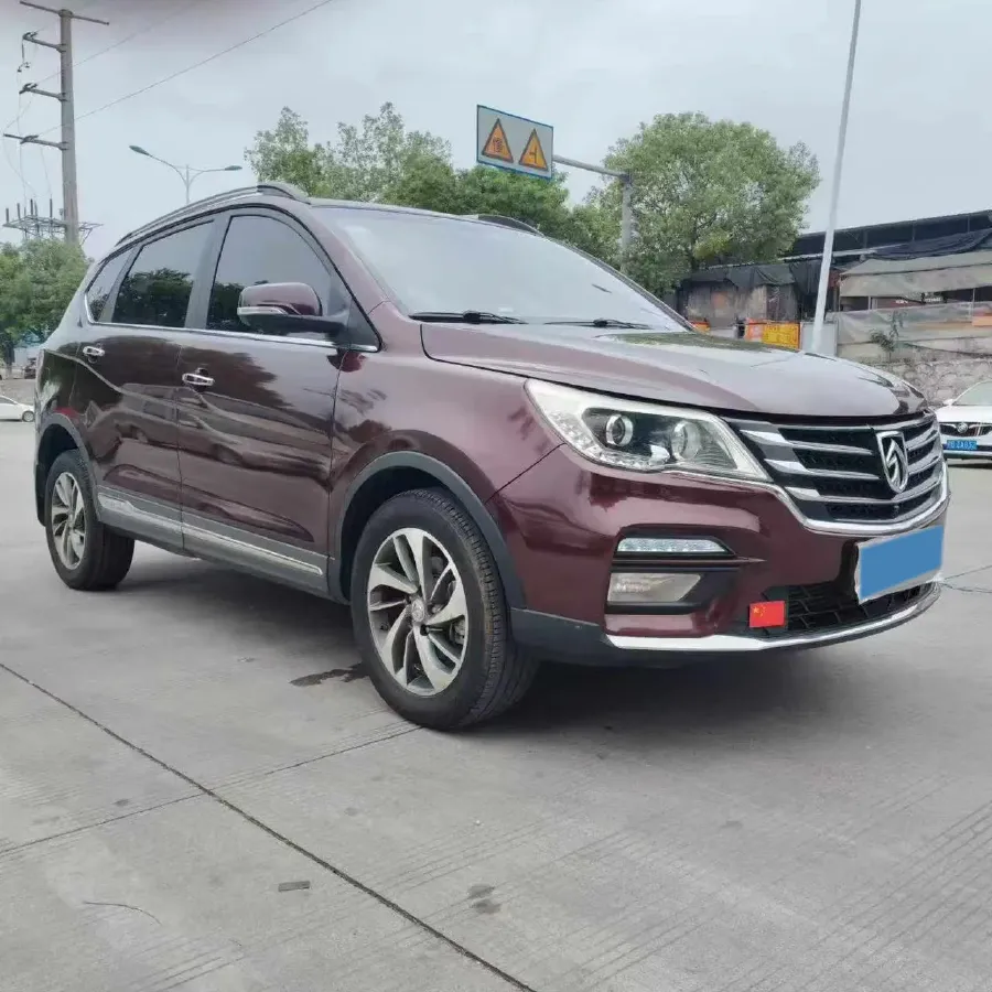 2017 BaoJun 560 1.5T 150HP L4 6MT,autocango,china used car exporter,china ev exporter,chinese used car exporter,chinese used ev exporter