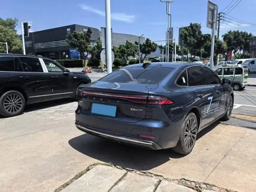 2025 Geely Galaxy A7 1.5L 112HP L4 1DHT PHEV,autocango,china used car exporter,china ev exporter,chinese used car exporter,chinese used ev exporter