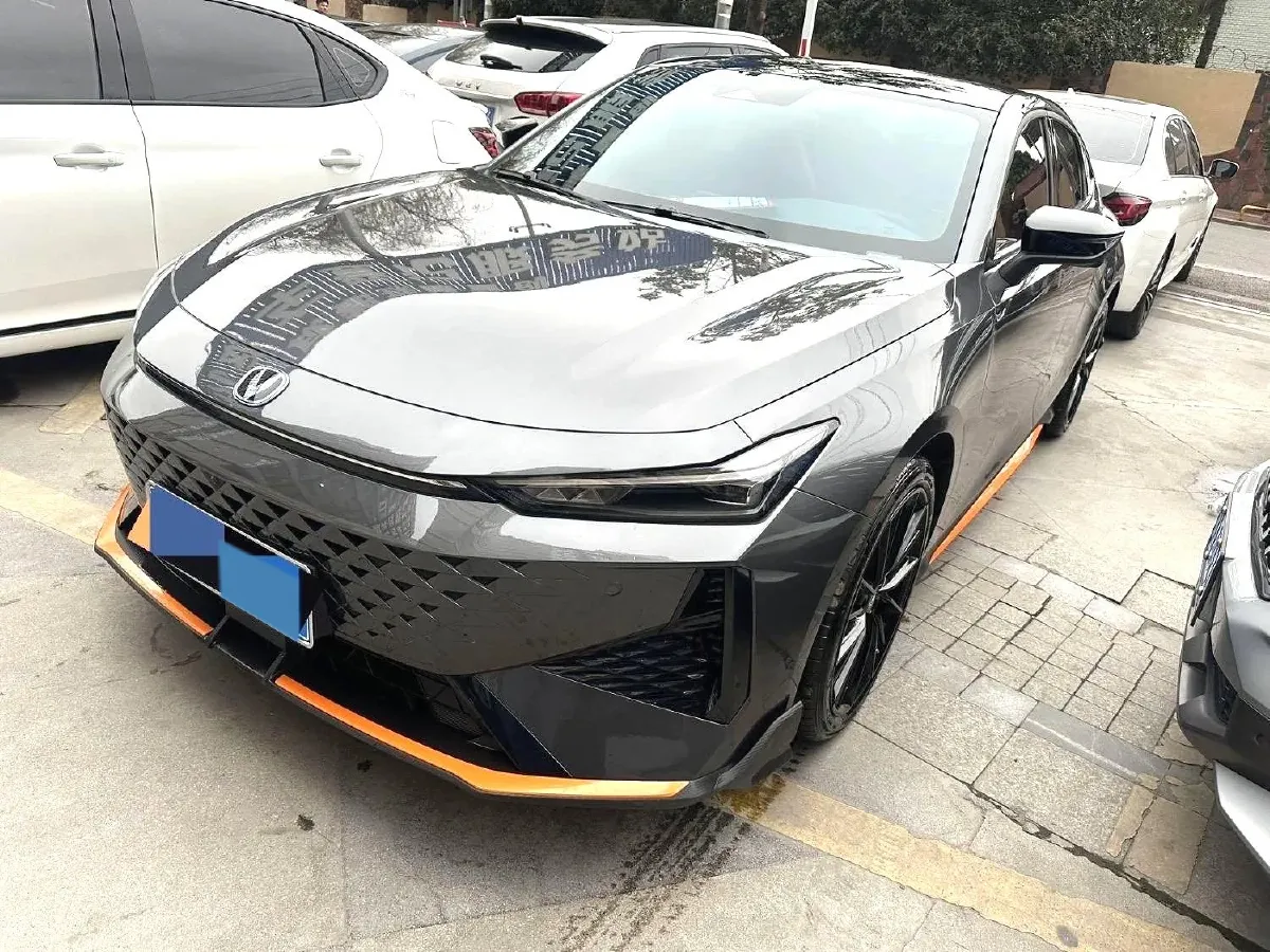 2024 ChangAn UNI-V 1.5T 188HP L4 7DCT,autocango,china used car exporter,china ev exporter,chinese used car exporter,chinese used ev exporter