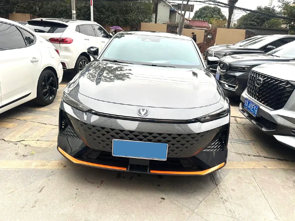 2024 ChangAn UNI-V 1.5T 188HP L4 7DCT,autocango,china used car exporter,china ev exporter,chinese used car exporter,chinese used ev exporter