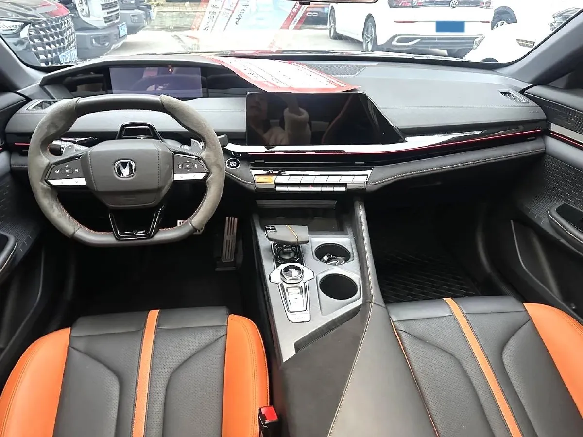 2024 ChangAn UNI-V 1.5T 188HP L4 7DCT,autocango,china used car exporter,china ev exporter,chinese used car exporter,chinese used ev exporter