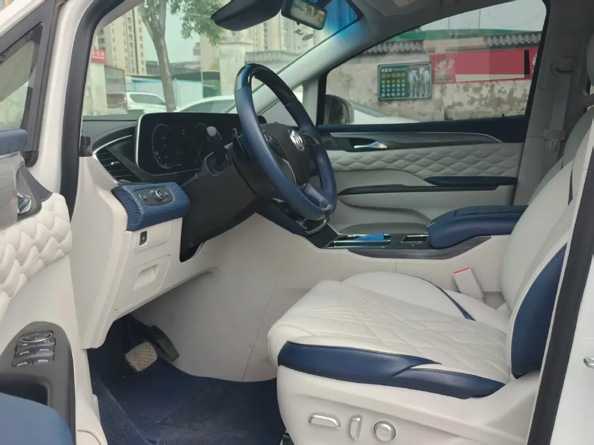 2023 Buick GL8 2.0T 237HP L4 9AT,autocango,china used car exporter,china ev exporter,chinese used car exporter,chinese used ev exporter